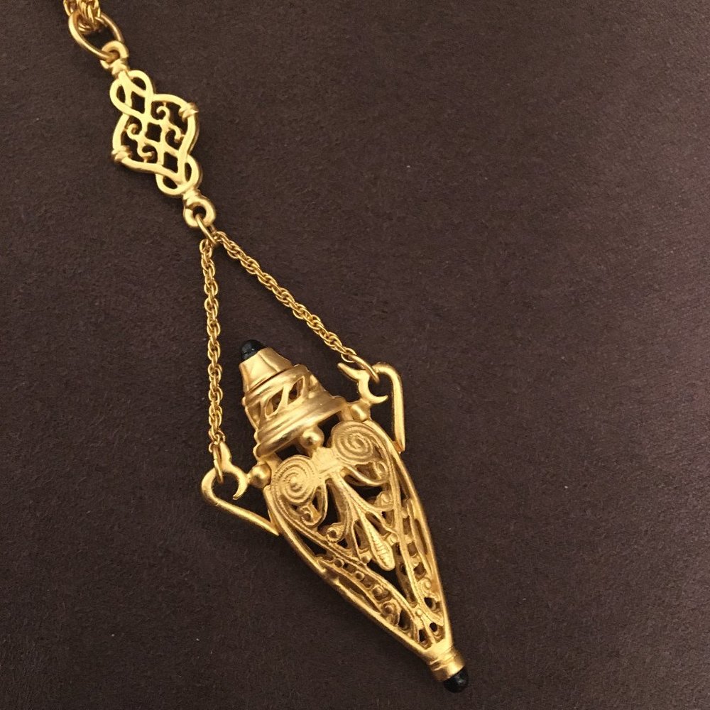Vintage Pendant &  Necklace Urn Ornate Open Work Gold Women's Jewelry 1980's